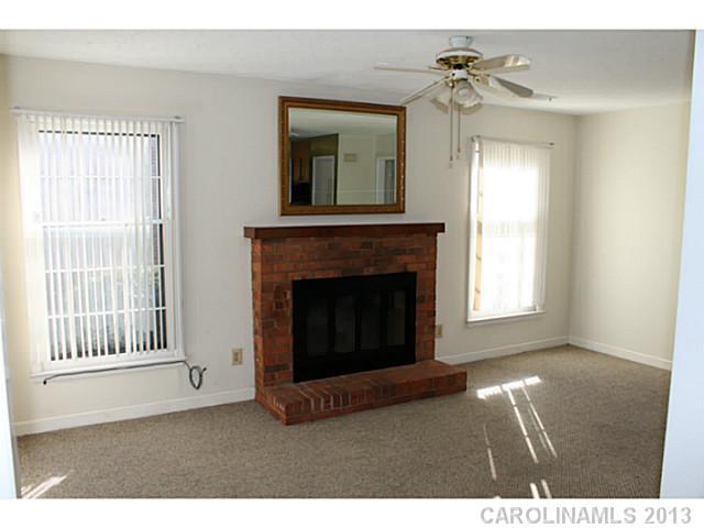 8326 Country Oaks Road Charlotte, NC 28227 - Photo 4 of 16