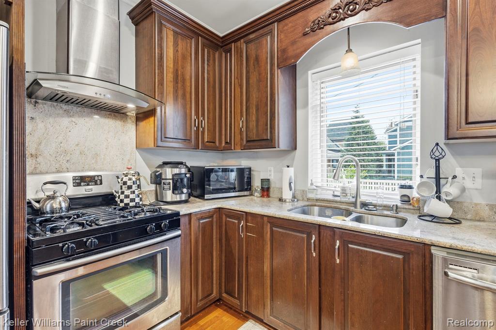 418 Oak Street Rochester, MI 48307 - Photo 20 of 38