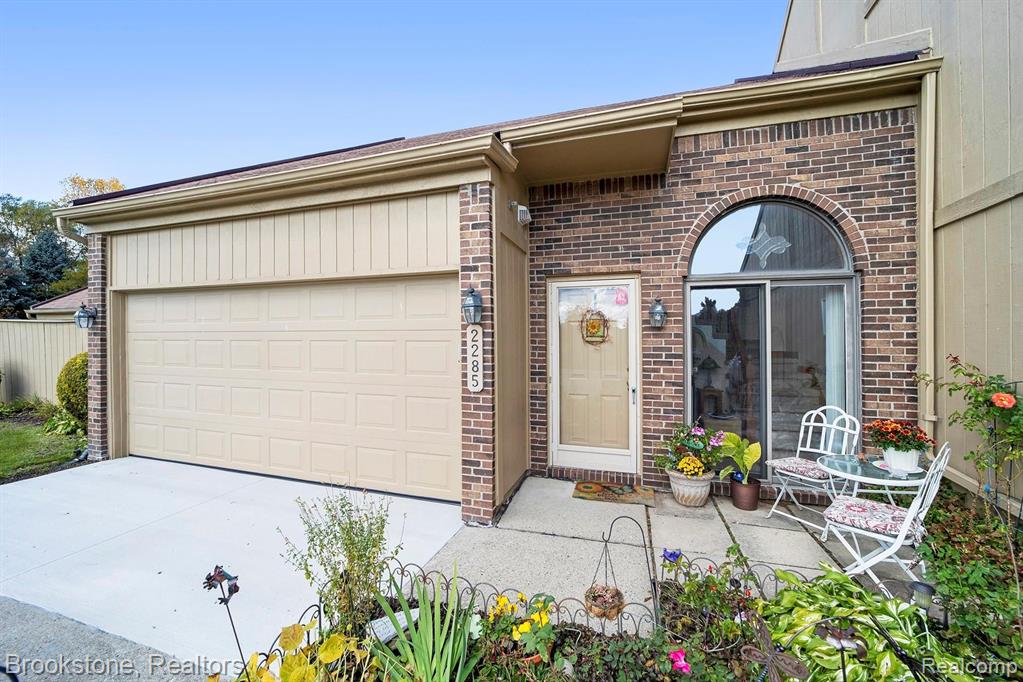 2285 Rochelle Park Drive, Unit 122 Rochester Hills, MI 48309 - Photo 12 of 32