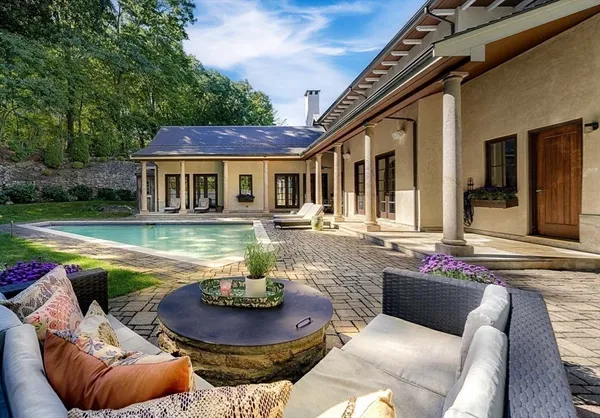 $2,795,000 | 18 Middlesex Street, Winchester, MA 01890