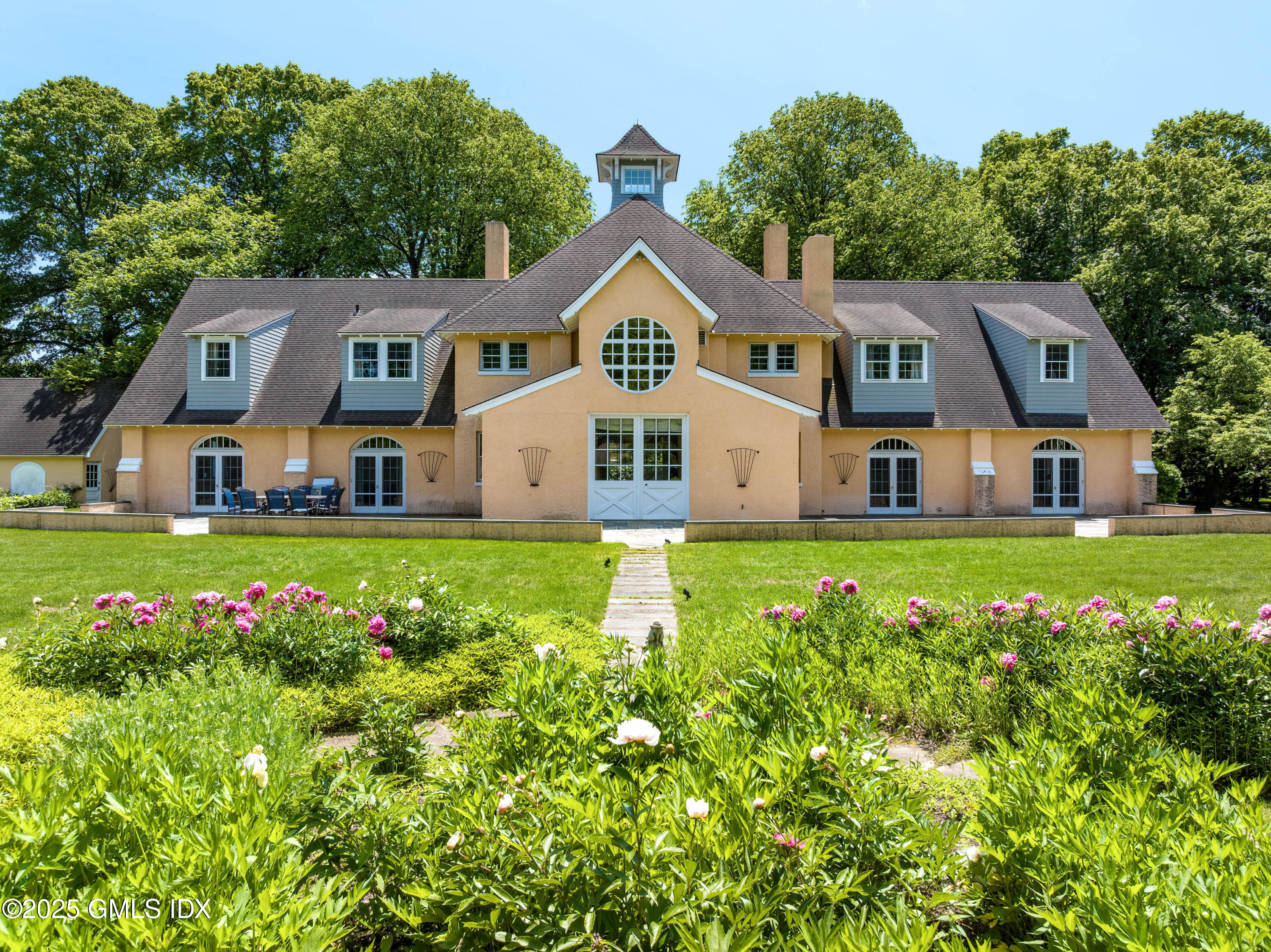 577 Round Hill Road Greenwich, CT 06831 - Photo 5 of 24 MAIN HOUSE