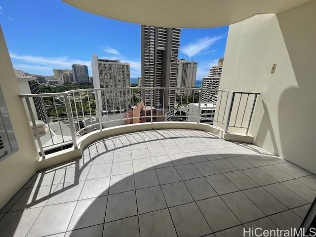 469 Ena Road, Unit 2007 Honolulu, HI 96815 - Photo 5 of 15 a view of a balcony with chairs