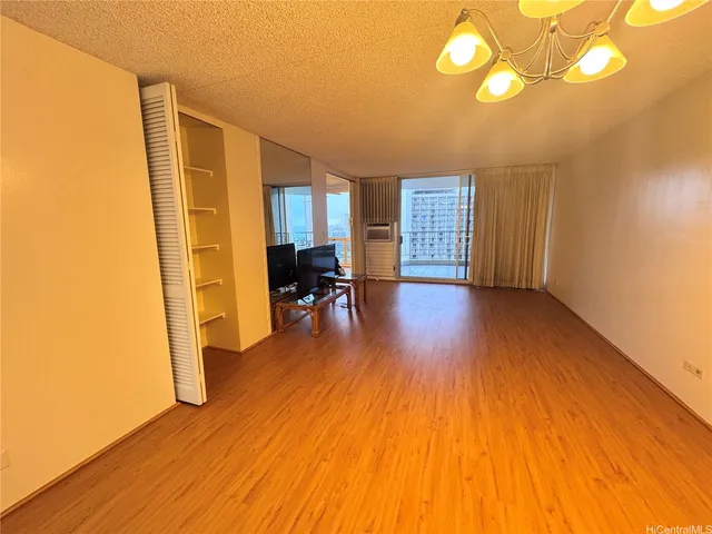 $3,100 | 469 Ena Road, Unit 2007, Honolulu, HI 96815