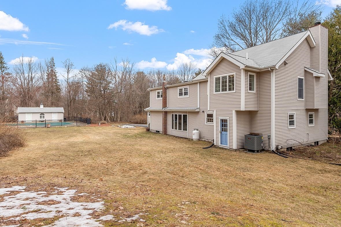40 Griffin Road Londonderry, NH 03053 - Photo 5 of 40