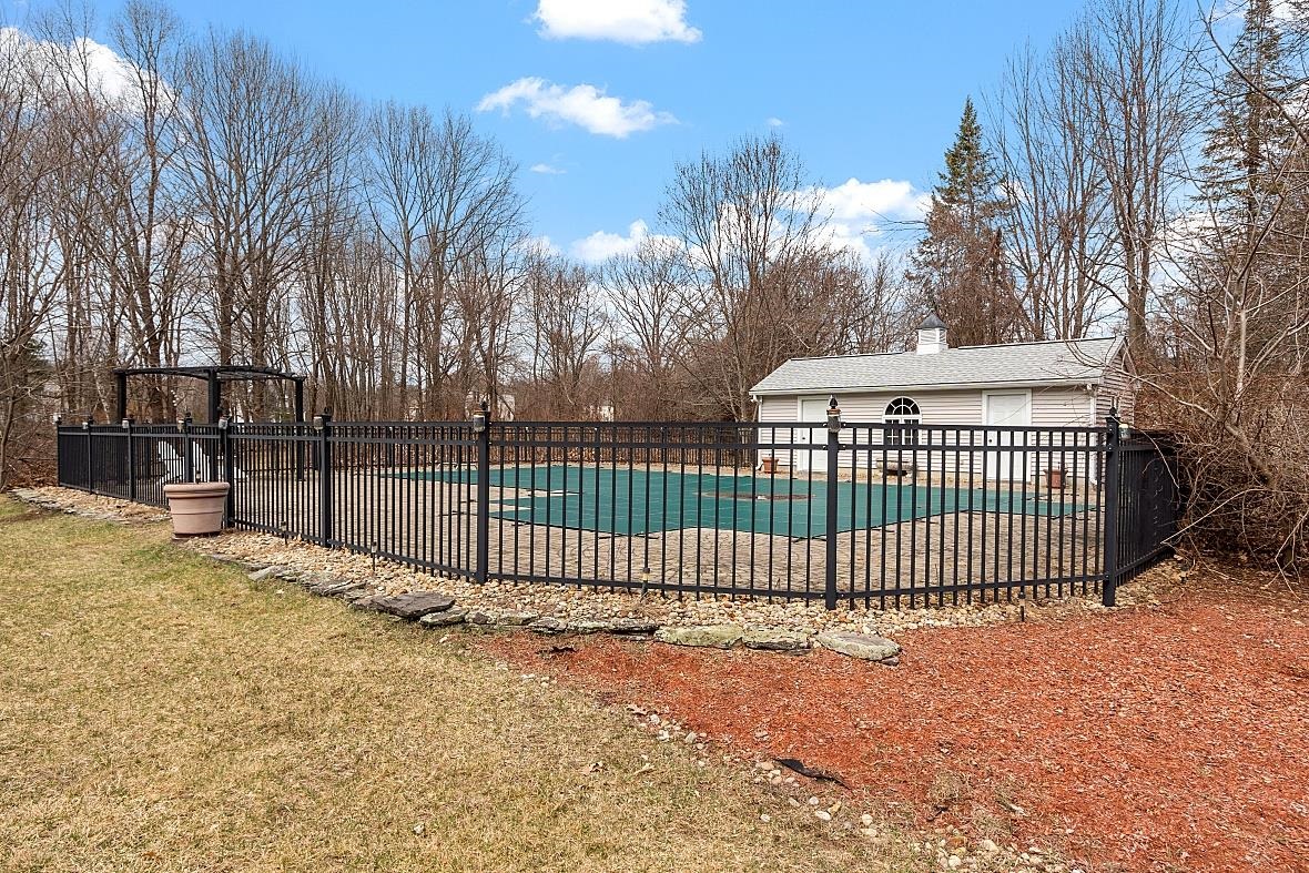 40 Griffin Road Londonderry, NH 03053 - Photo 6 of 40