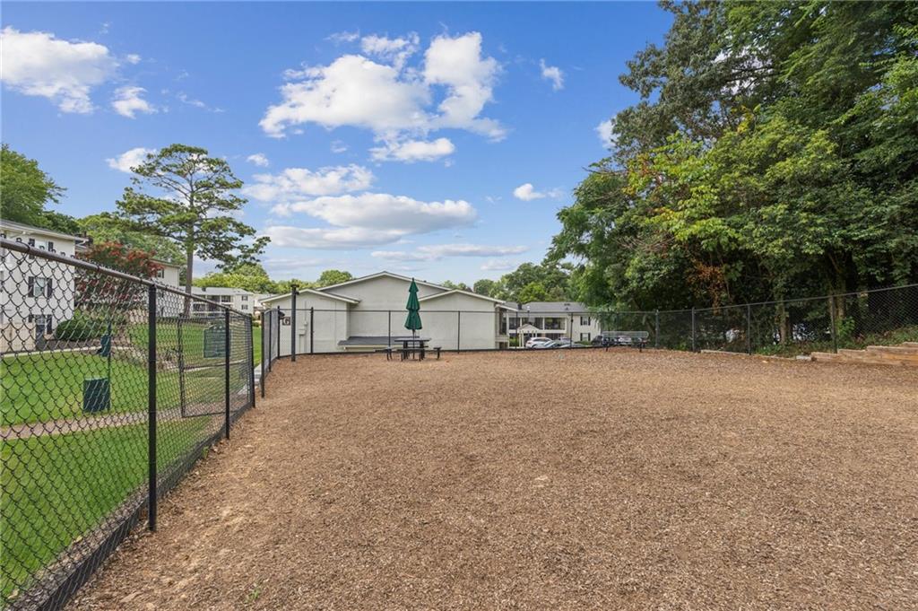 1150 Collier Road Northwest, Unit 16H Atlanta, GA 30318 - Photo 22 of 27