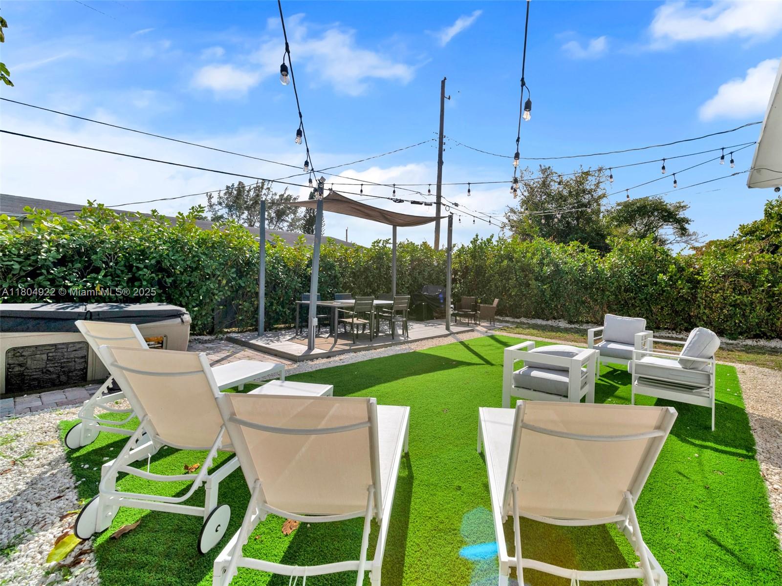 421 West Pembroke Road Hallandale Beach, FL 33009 - Photo 13 of 24