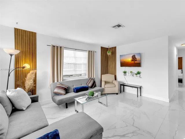 $3,999 | 421 West Pembroke Road, Hallandale Beach, FL 33009