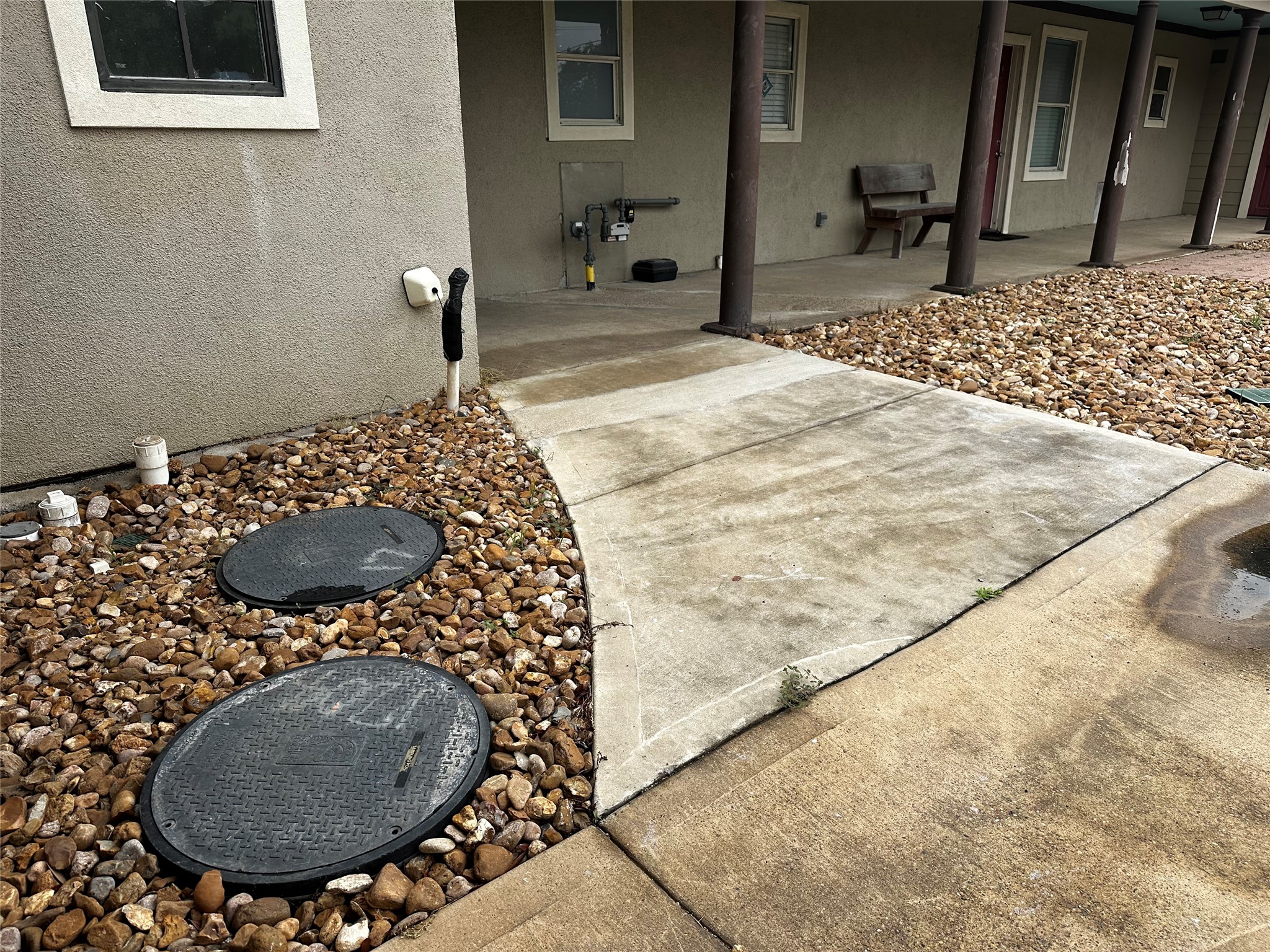 1704 Avenue D Rosenberg, TX 77471 - Photo 14 of 27 a bathroom with a sink and a mirror