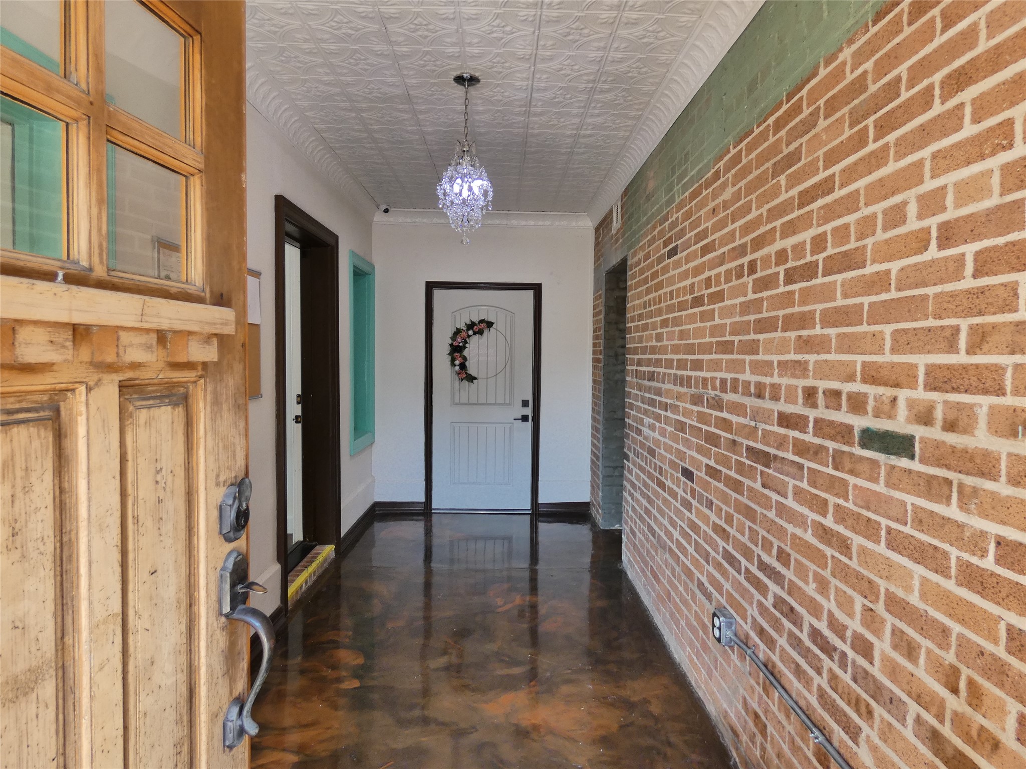 1704 Avenue D Rosenberg, TX 77471 - Photo 23 of 27 a view of a hallway with a elevator
