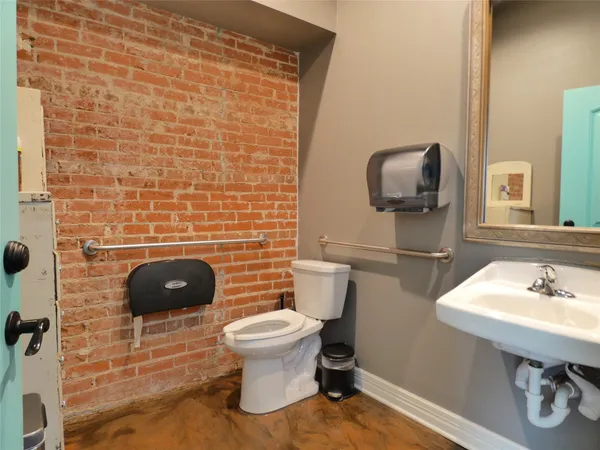 $1,250 | 1704 Avenue D, Rosenberg, TX 77471