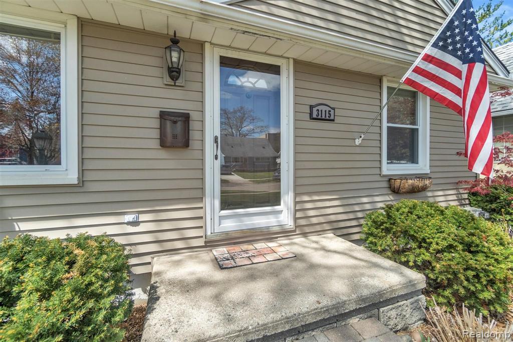3115 Harvard Road Royal Oak, MI 48073 - Photo 4 of 34
