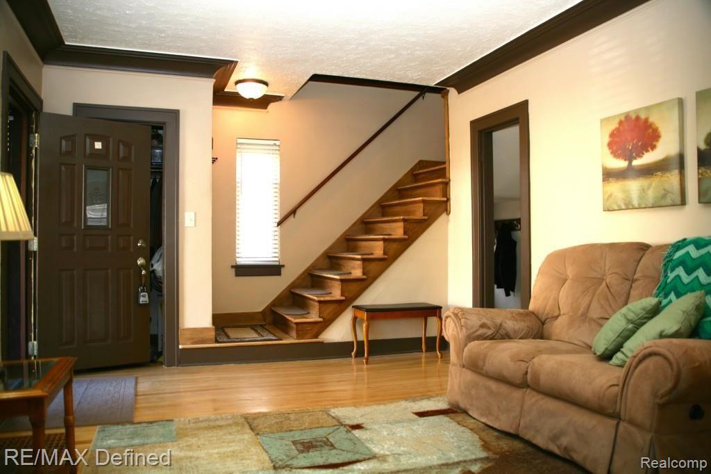 34 Mohawk Road Pontiac, MI 48341 - Photo 4 of 19 #4.jpg