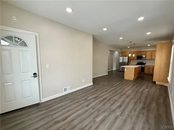 $3,500 | 125 Thomas Street, Utica, NY 13501