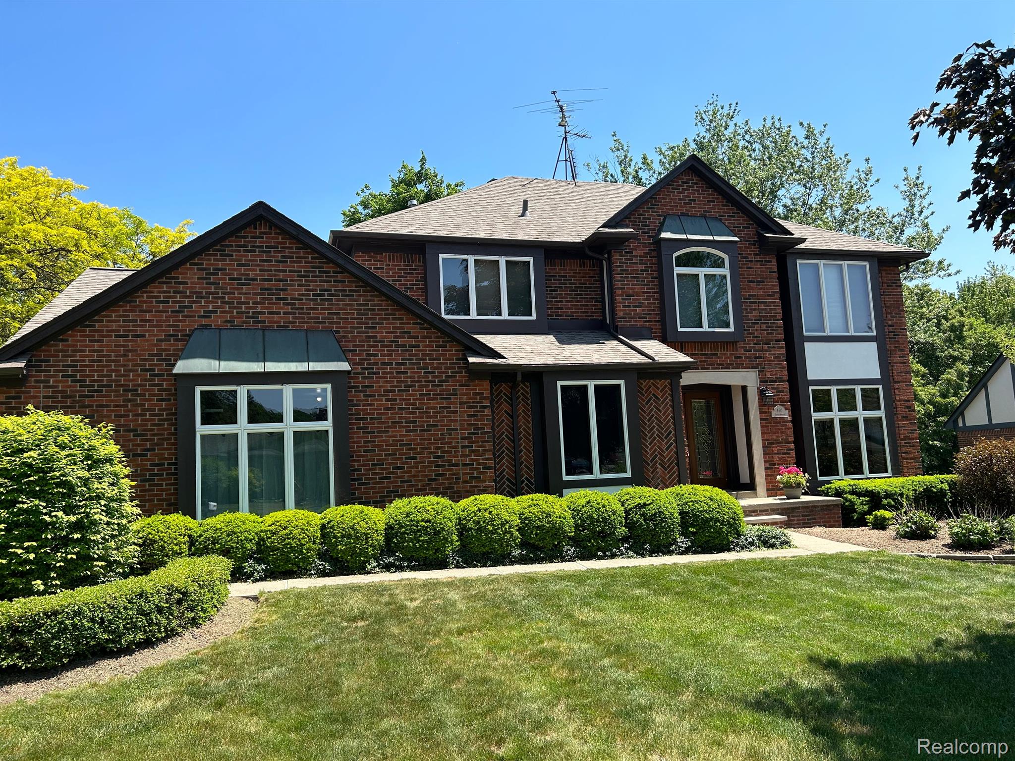 460 Shellbourne Drive Rochester, MI 48309 - Photo 1 of 64 Gallery Image 1