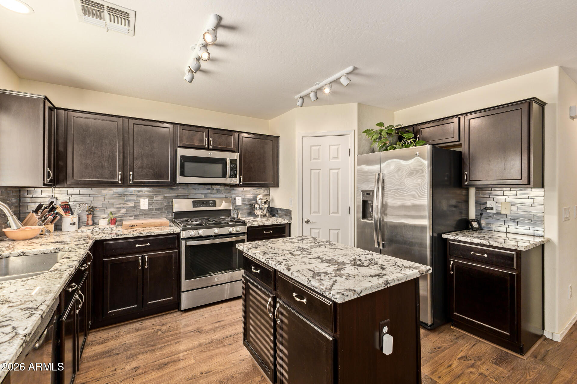 2221 East Stacey Road Gilbert, AZ 85298 - Photo 11 of 45 12 - Stacey