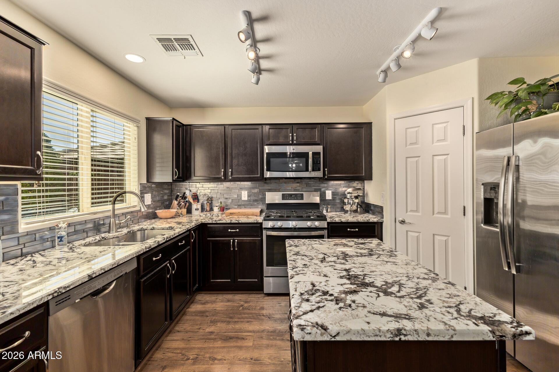 2221 East Stacey Road Gilbert, AZ 85298 - Photo 13 of 45 14 - Stacey