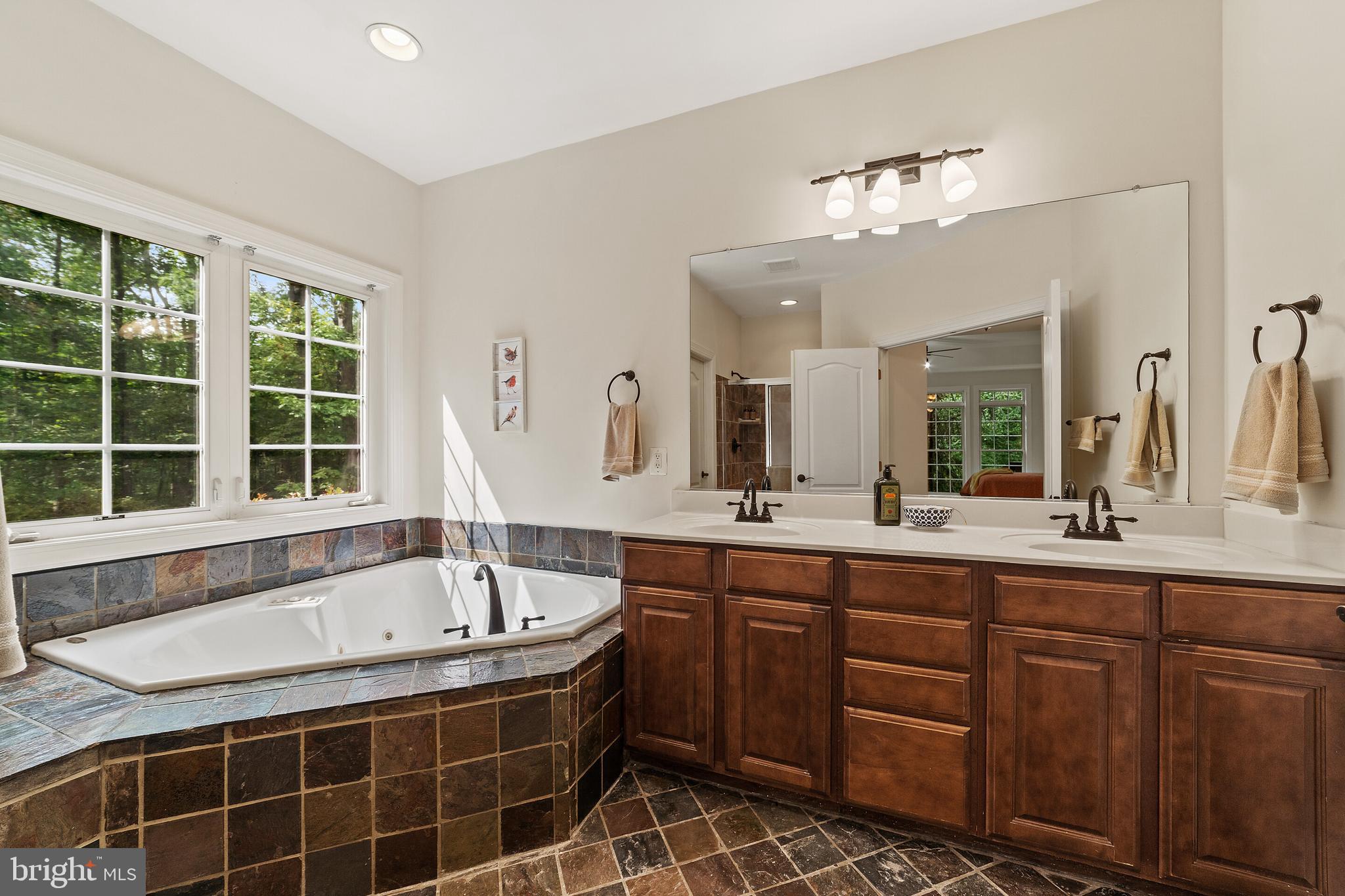 5496 Keyser Road Hume, VA 22639 - Photo 5 of 36 Gallery Image 5