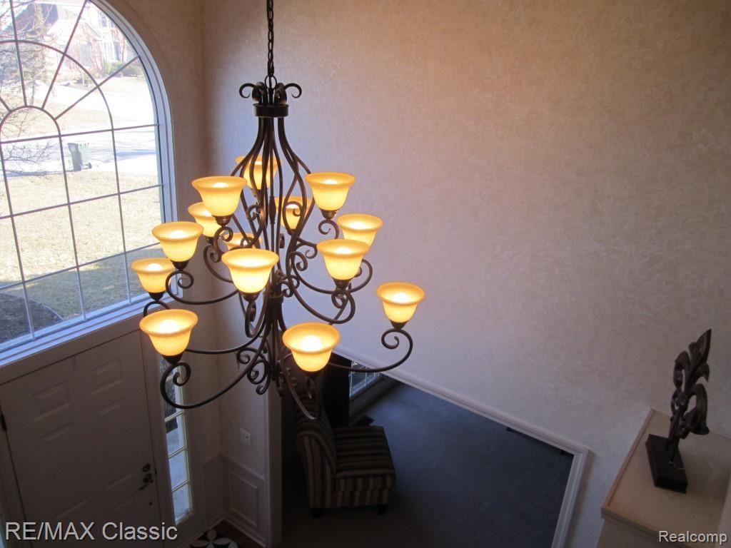 2393 Pleasant View Drive Rochester, MI 48306 - Photo 6 of 40 foyer.jpg