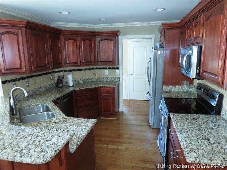 4073 Viewcrest Loop Floyds Knobs, IN 47119 - Photo 12 of 35 Gallery Image 12