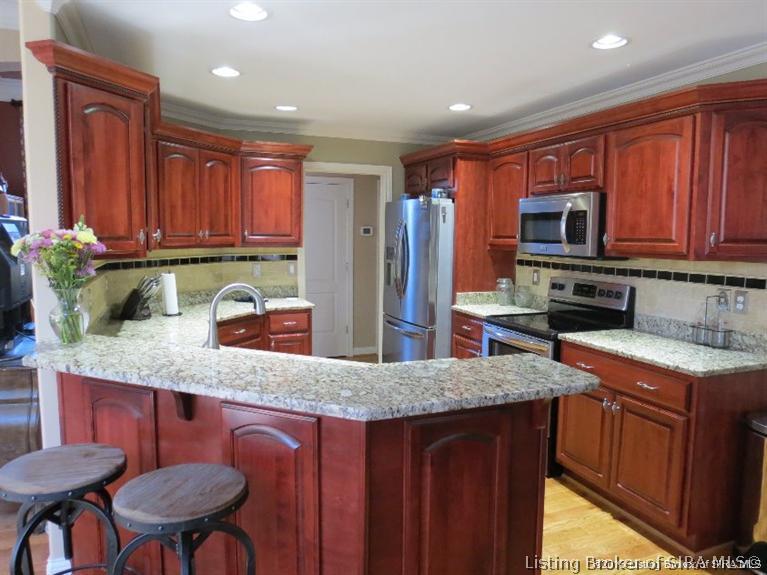 4073 Viewcrest Loop Floyds Knobs, IN 47119 - Photo 13 of 35 Gallery Image 13