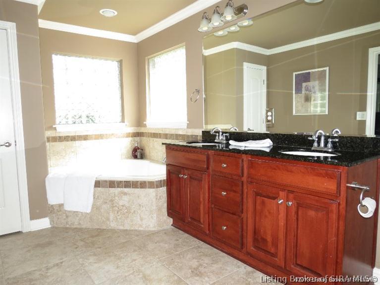 4073 Viewcrest Loop Floyds Knobs, IN 47119 - Photo 17 of 35 Gallery Image 17