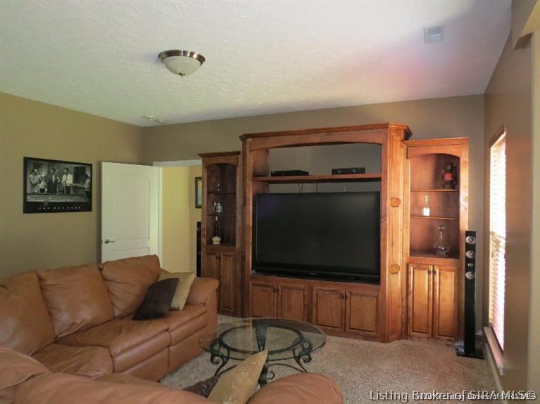 4073 Viewcrest Loop Floyds Knobs, IN 47119 - Photo 23 of 35 Gallery Image 23