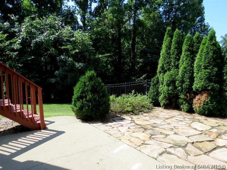 4073 Viewcrest Loop Floyds Knobs, IN 47119 - Photo 6 of 35 Gallery Image 6
