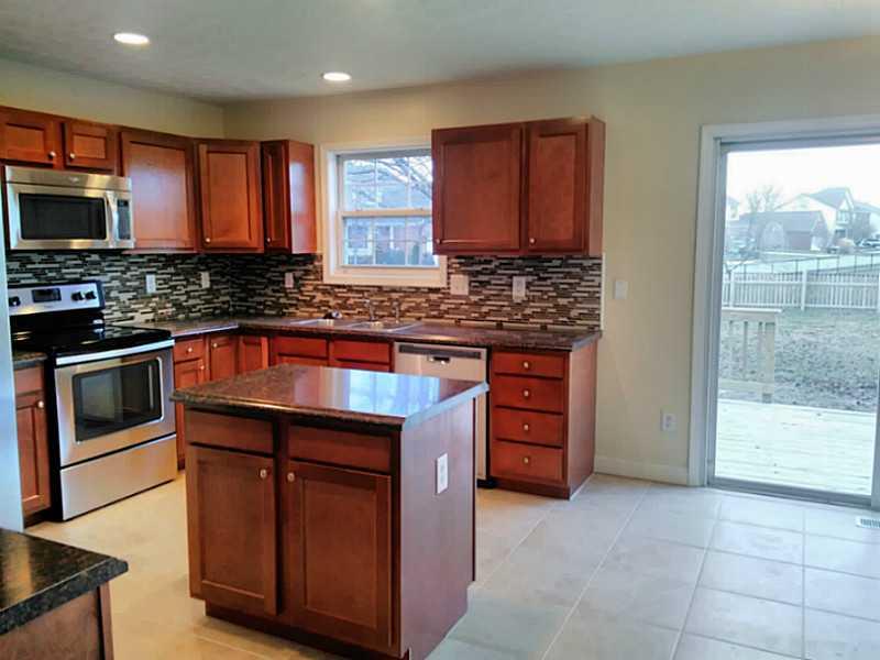 5614 Wakefield Road Greenwood, IN 46142 - Photo 3 of 16 Gallery Image 3