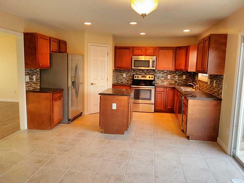 5614 Wakefield Road Greenwood, IN 46142 - Photo 4 of 16 Gallery Image 4