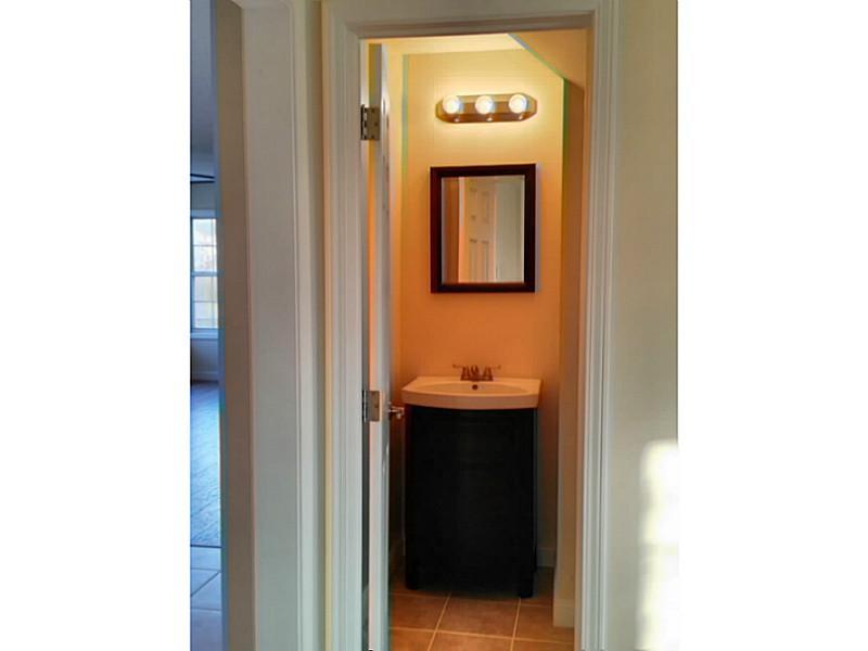 5614 Wakefield Road Greenwood, IN 46142 - Photo 6 of 16 Gallery Image 6
