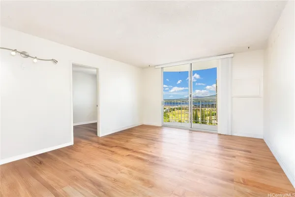 $263,000 | 98-1038 Moanalua Road, Unit 72304, Aiea, HI 96701