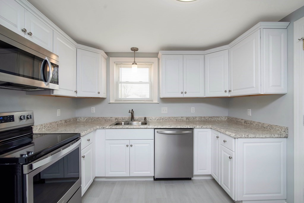 50 Seneca Street Springfield, MA 01151 - Photo 8 of 37 Gallery Image 8