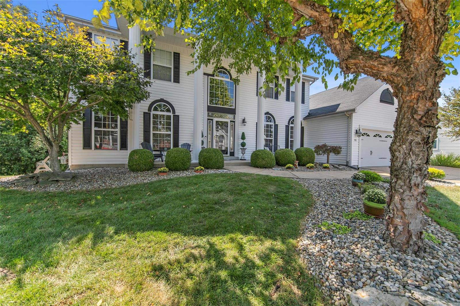 749 Castle Ridge Drive Ballwin, MO 63021 - Photo 2 of 78