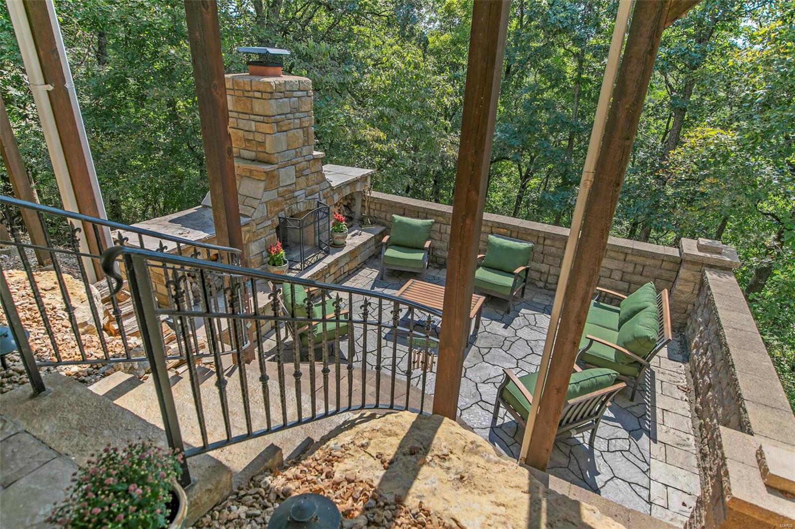 749 Castle Ridge Drive Ballwin, MO 63021 - Photo 4 of 78