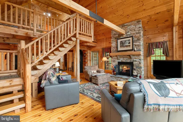 $579,900 | 114 Summit Road, Hazleton, PA 18202