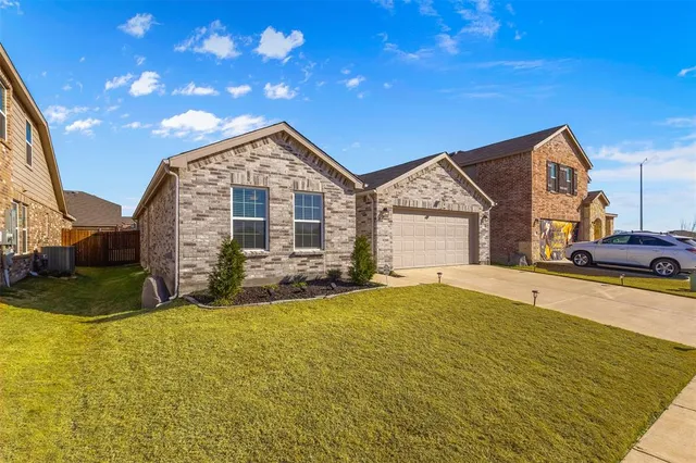 $355,000 | 2117 Winding Crk Way, Denton, TX 76208