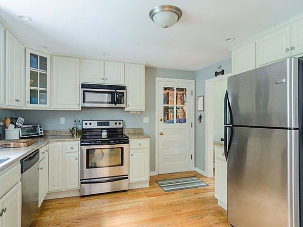 137 Ruggles Street Westborough, MA 01581 - Photo 6 of 19 Gallery Image 6