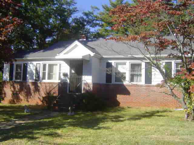 8 Pleasant Ridge Avenue Greenville, SC 29605 - Photo 1 of 11 Gallery Image 1