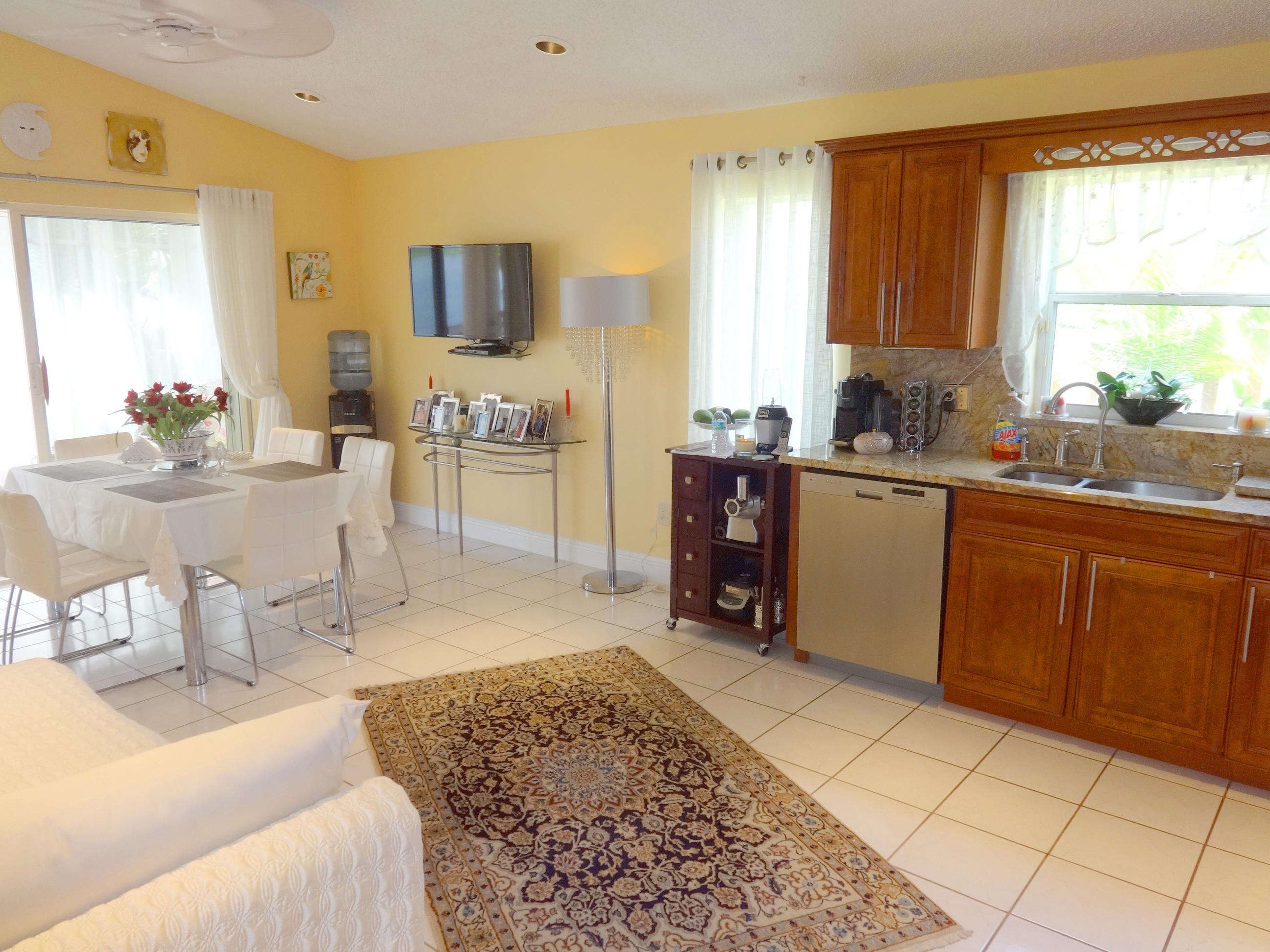 9683 Tavernier Drive Boca Raton, FL 33496 - Photo 3 of 19 kitchen3