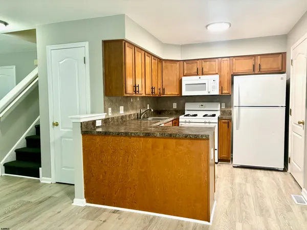 $2,700 | 27 Oyster Bay, Unit G, Absecon, NJ 08201