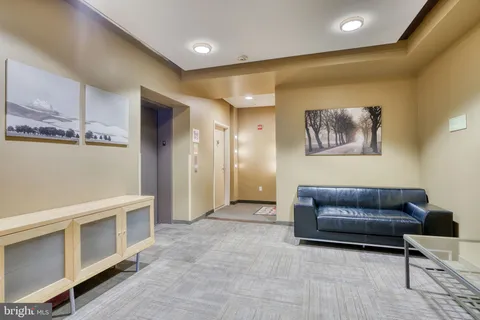 a view of livingroom with furniture