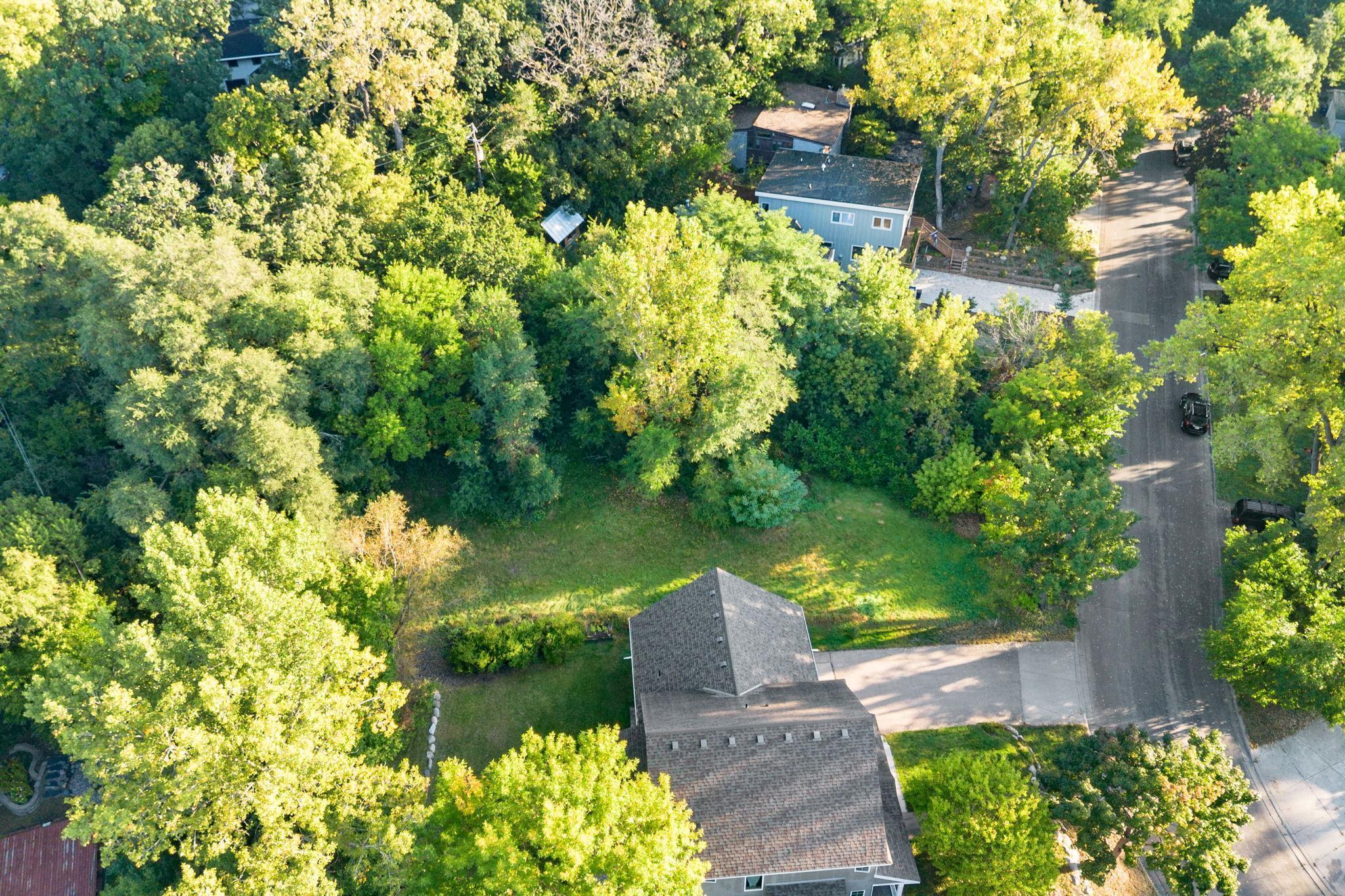 2401 Commonwealth Avenue St. Paul, MN 55108 - Photo 2 of 8