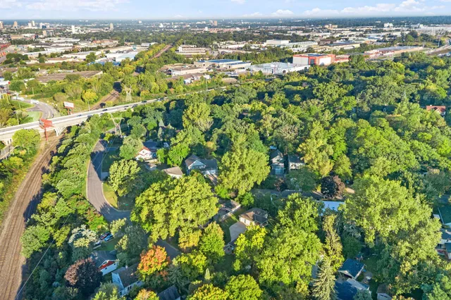 $230,000 | 2401 Commonwealth Avenue, St. Paul, MN 55108