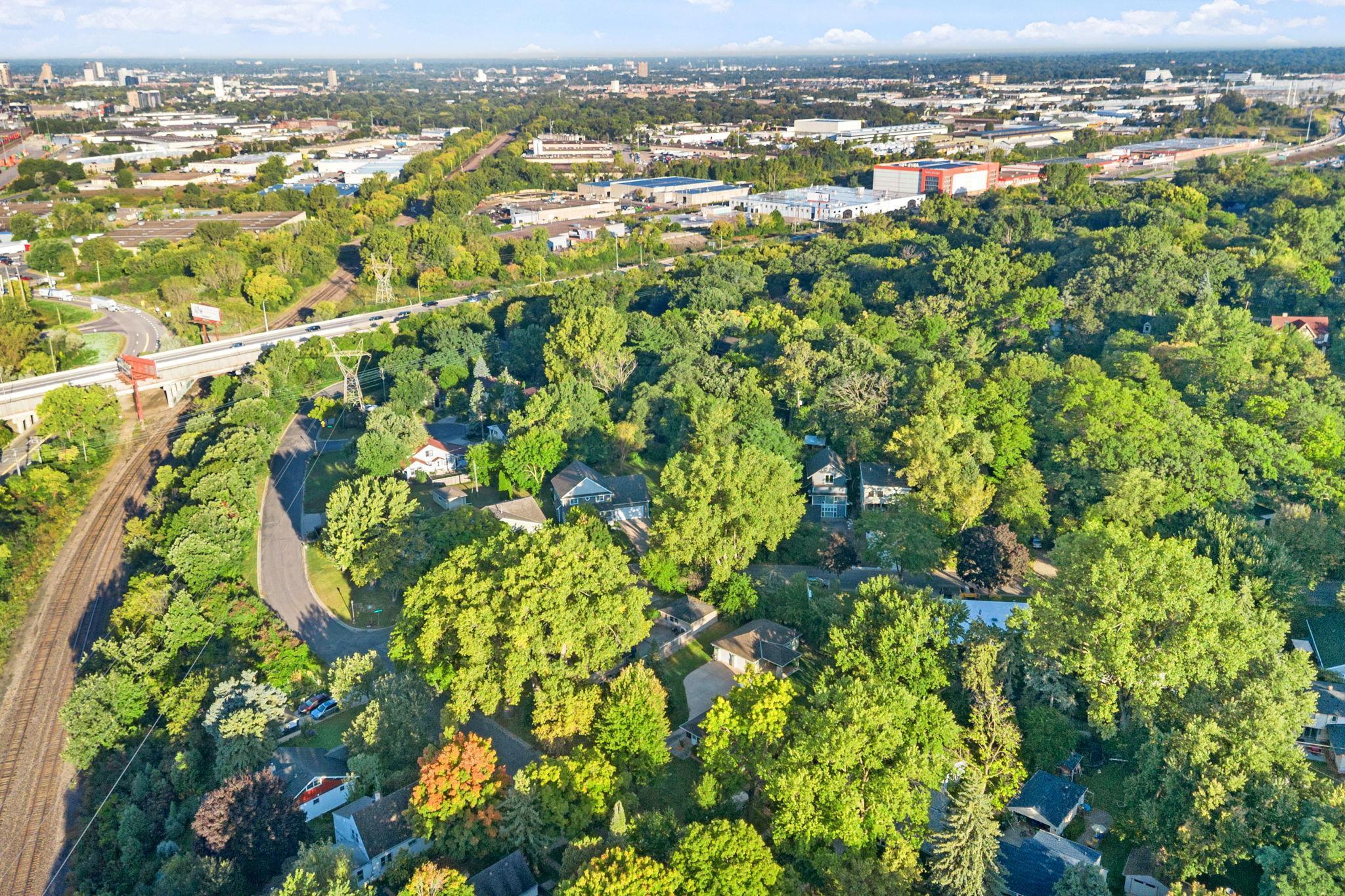 2401 Commonwealth Avenue St. Paul, MN 55108 - Photo 5 of 8