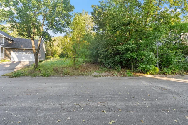 $230,000 | 2401 Commonwealth Avenue, St. Paul, MN 55108