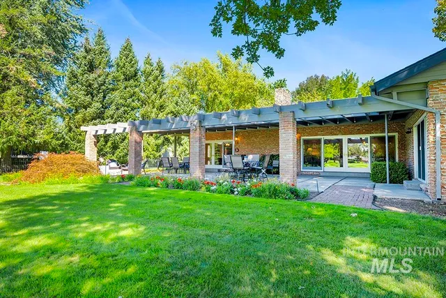 $1,298,000 | 4431 West Hillcrest Drive, Boise, ID 83705