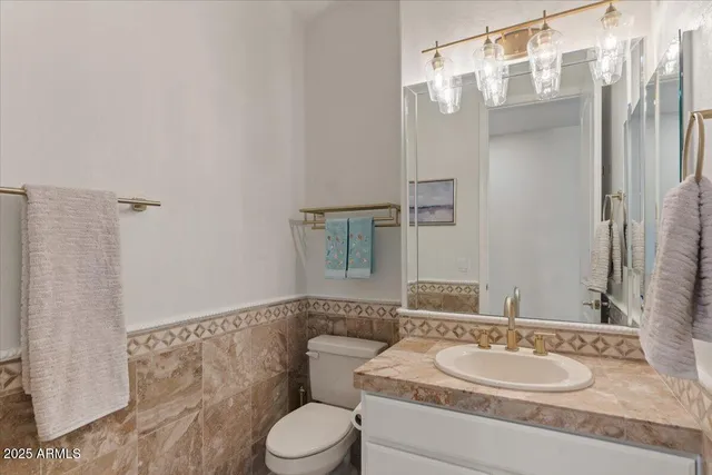 $1,050,000 | 2135 East Clipper Lane, Gilbert, AZ 85234