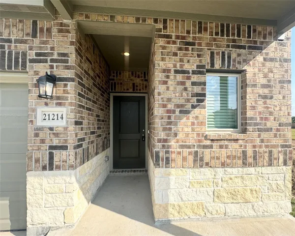 $2,300 | 21214 Mem Vista Drive, Houston, TX 77073