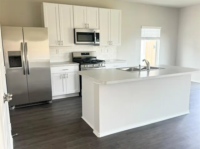 $2,300 | 21214 Mem Vista Drive, Houston, TX 77073